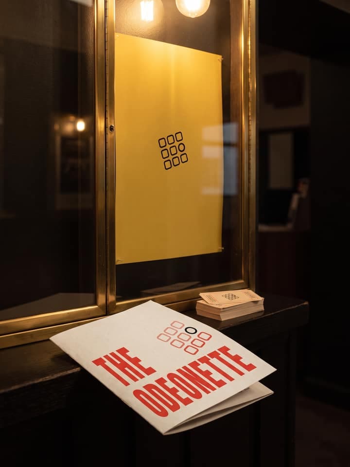 The Odeonette, identitatea pe care o produce acest șablon, aplicată